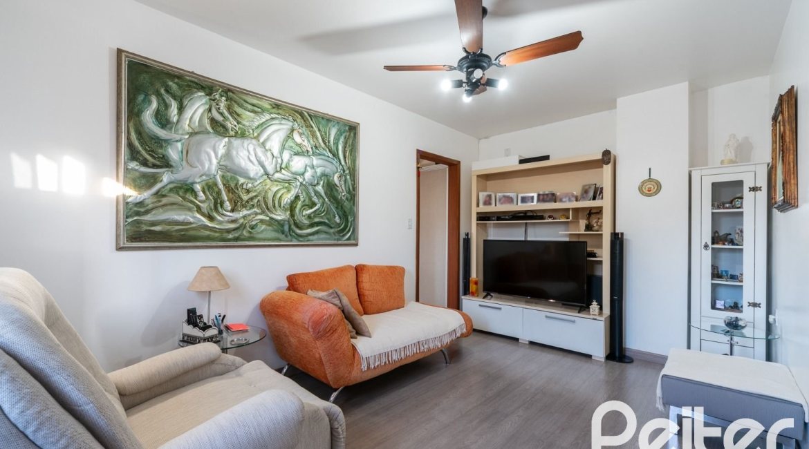 Casa à venda com 254m², 3 dormitórios, 4 vagas, no bairro Tristeza em Porto Alegre