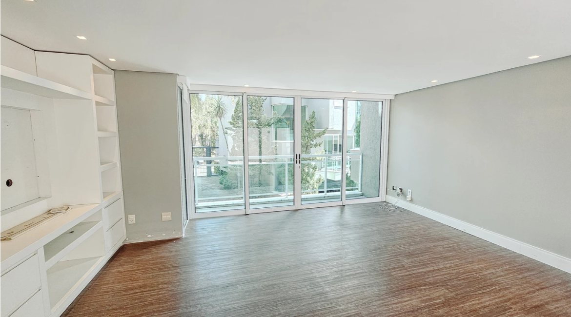 Casa em Condomínio à venda com 271m², 3 dormitórios, 1 suíte, 2 vagas, no bairro Vila Assunção em Porto Alegre