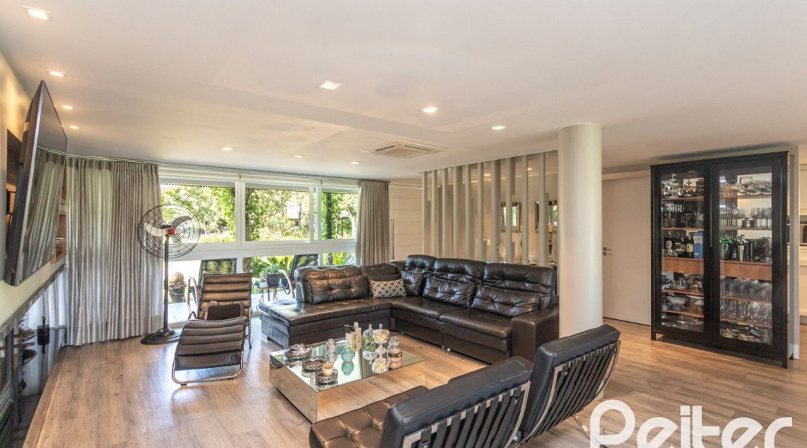 Casa em Condomínio à venda com 478m², 4 dormitórios, 4 suítes, 4 vagas, no bairro Terra Ville em PORTO ALEGRE