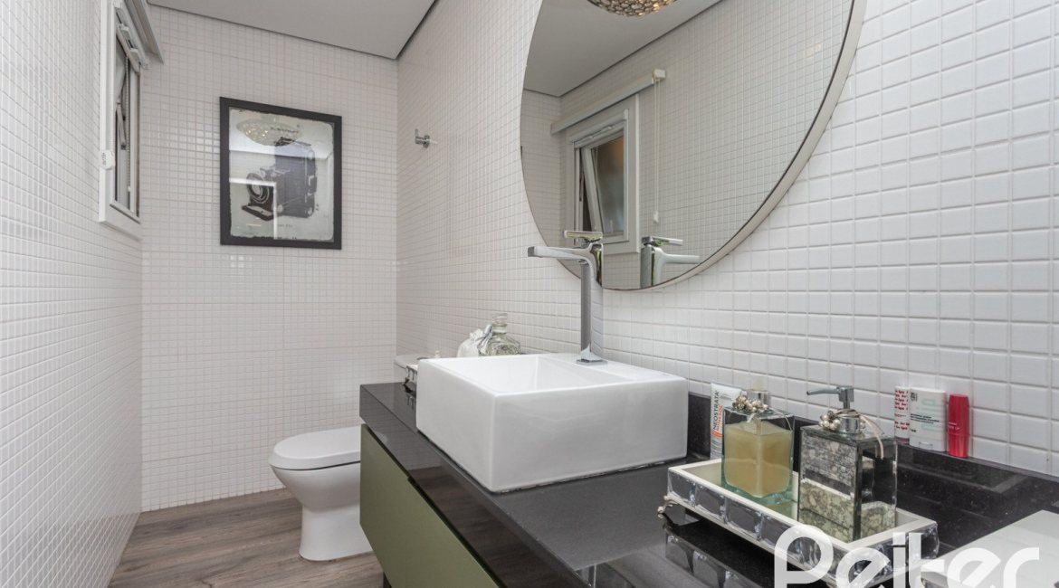 Casa em Condomínio à venda com 478m², 4 dormitórios, 4 suítes, 4 vagas, no bairro Terra Ville em PORTO ALEGRE