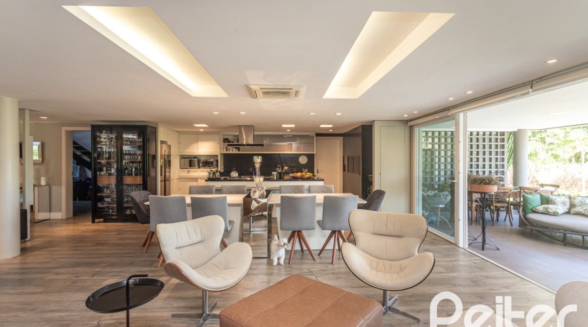 Casa em Condomínio à venda com 478m², 4 dormitórios, 4 suítes, 4 vagas, no bairro Terra Ville em PORTO ALEGRE