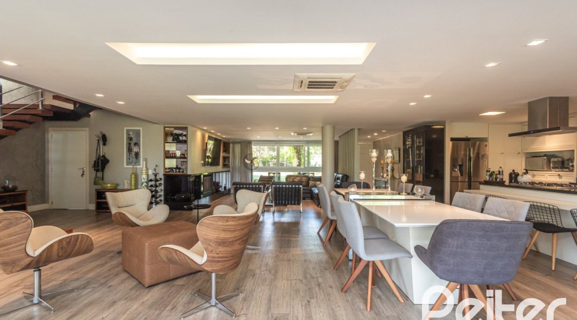 Casa em Condomínio à venda com 478m², 4 dormitórios, 4 suítes, 4 vagas, no bairro Terra Ville em PORTO ALEGRE