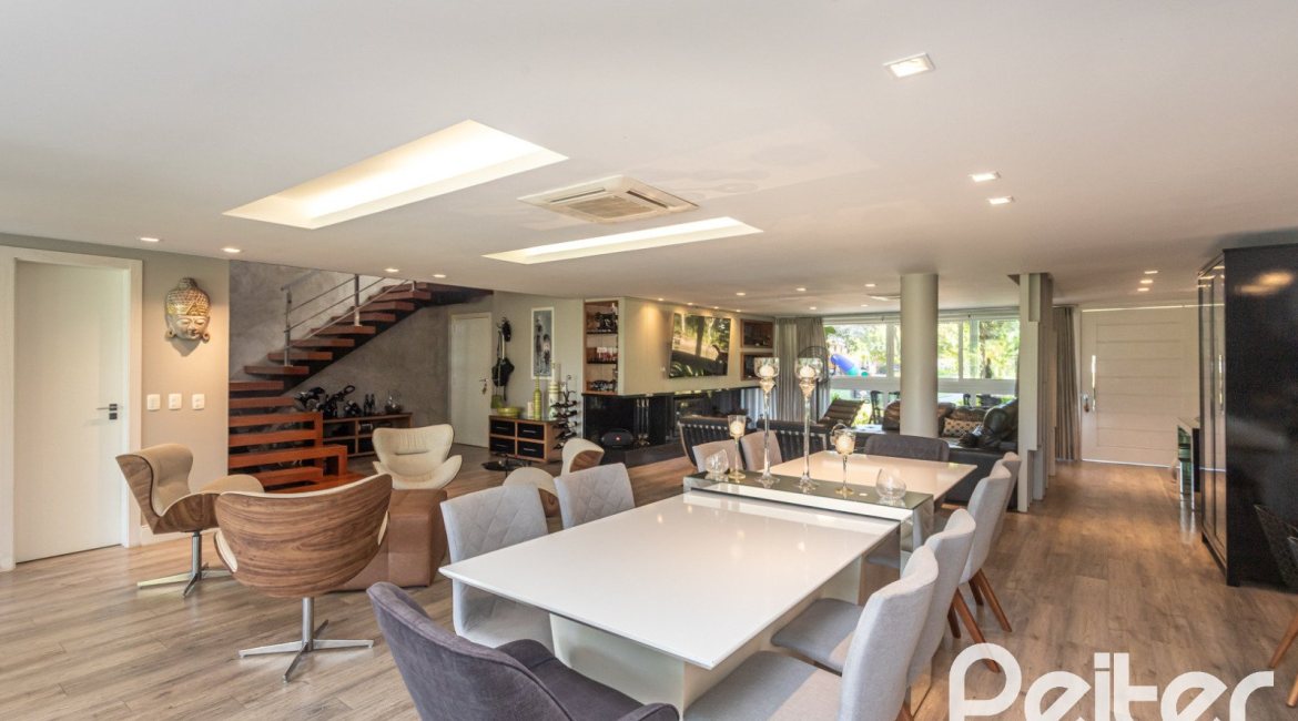 Casa em Condomínio à venda com 478m², 4 dormitórios, 4 suítes, 4 vagas, no bairro Terra Ville em PORTO ALEGRE