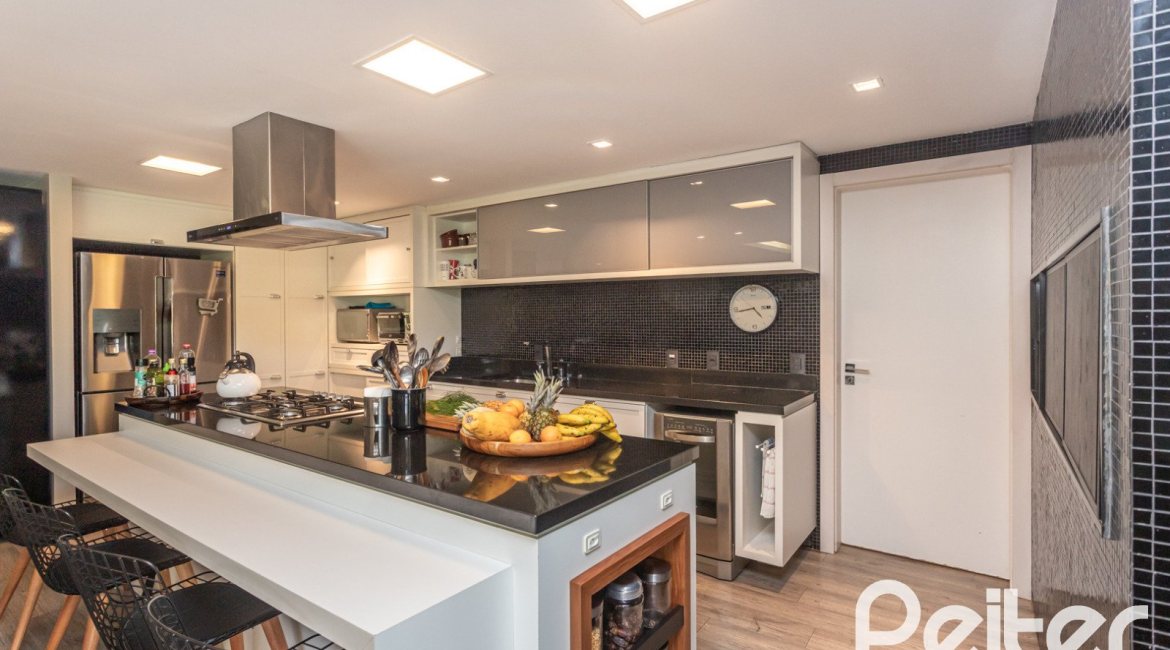 Casa em Condomínio à venda com 478m², 4 dormitórios, 4 suítes, 4 vagas, no bairro Terra Ville em PORTO ALEGRE