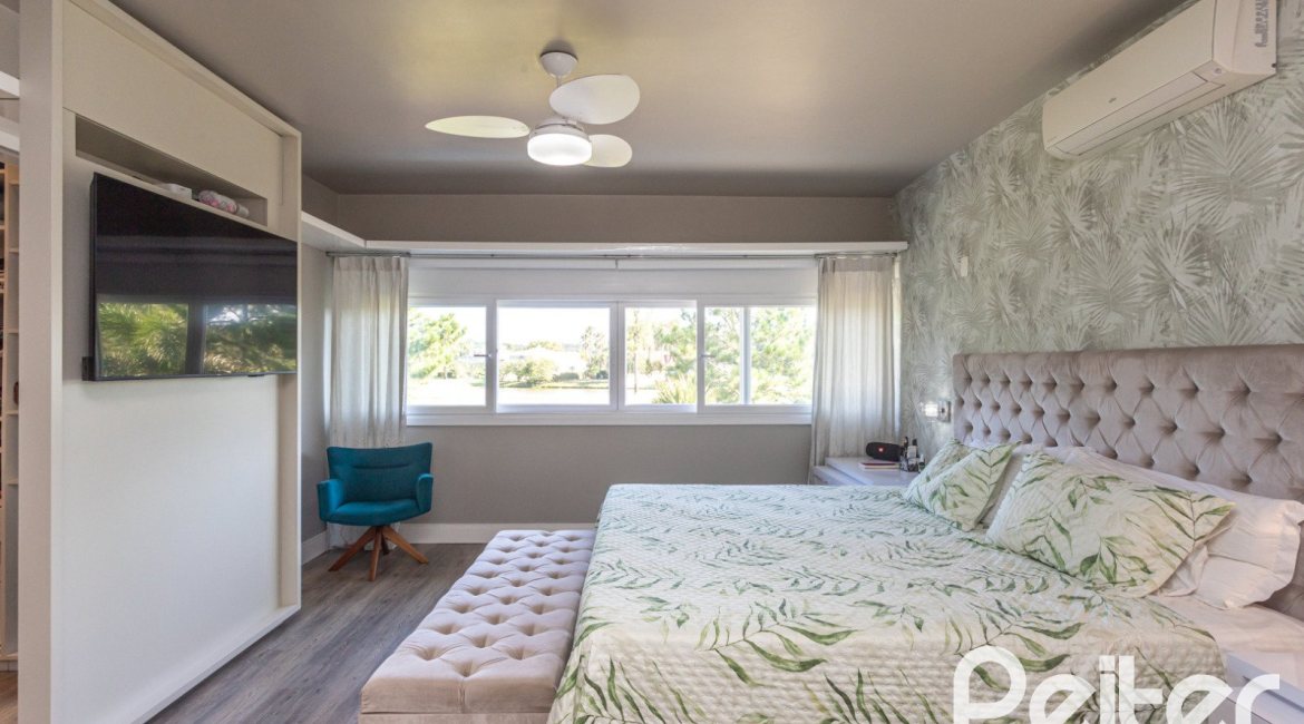 Casa em Condomínio à venda com 478m², 4 dormitórios, 4 suítes, 4 vagas, no bairro Terra Ville em PORTO ALEGRE