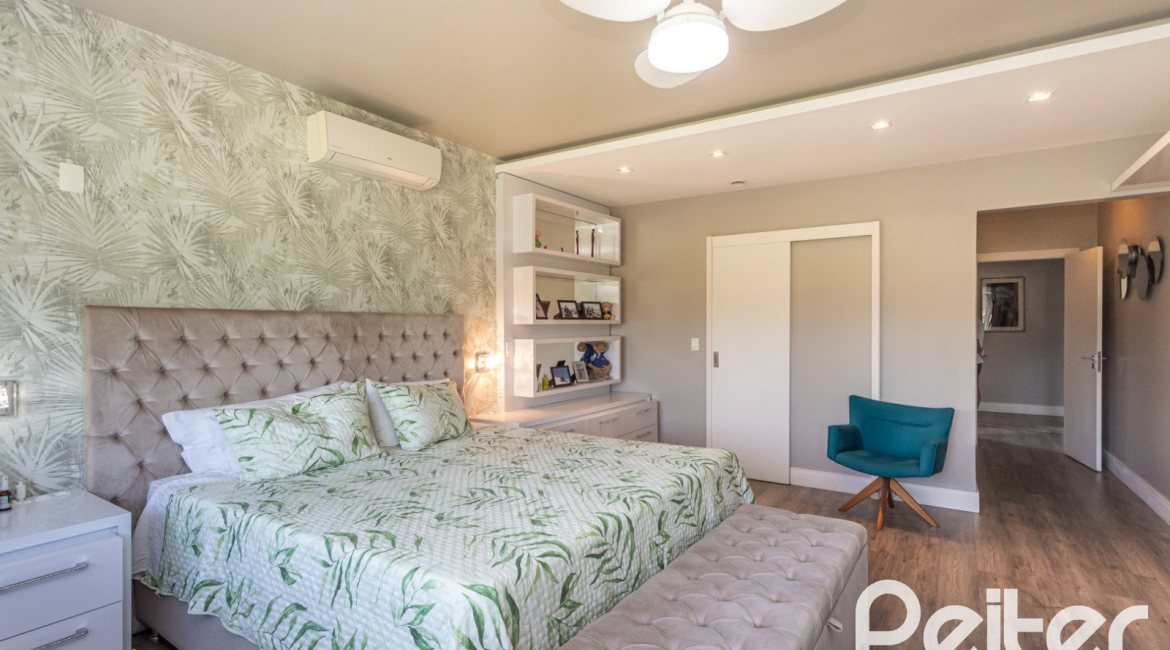 Casa em Condomínio à venda com 478m², 4 dormitórios, 4 suítes, 4 vagas, no bairro Terra Ville em PORTO ALEGRE