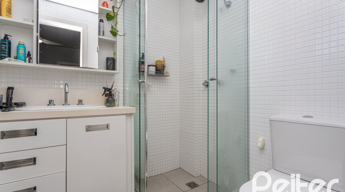 Casa em Condomínio à venda com 478m², 4 dormitórios, 4 suítes, 4 vagas, no bairro Terra Ville em PORTO ALEGRE