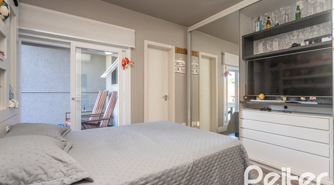 Casa em Condomínio à venda com 478m², 4 dormitórios, 4 suítes, 4 vagas, no bairro Terra Ville em PORTO ALEGRE