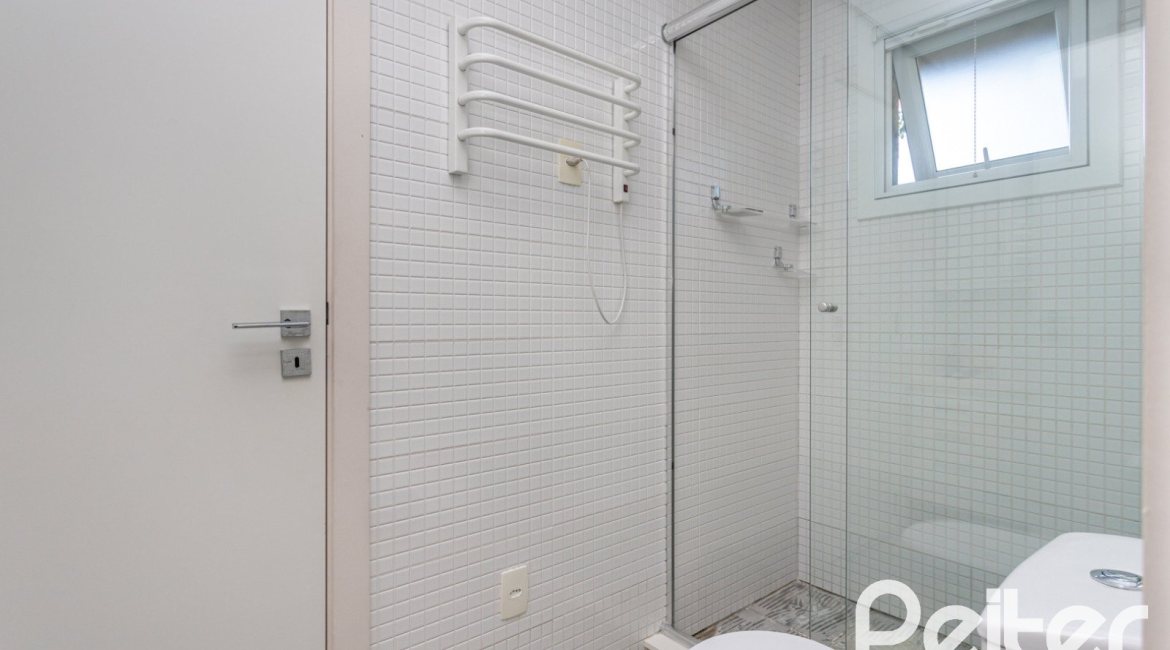 Casa em Condomínio à venda com 478m², 4 dormitórios, 4 suítes, 4 vagas, no bairro Terra Ville em PORTO ALEGRE