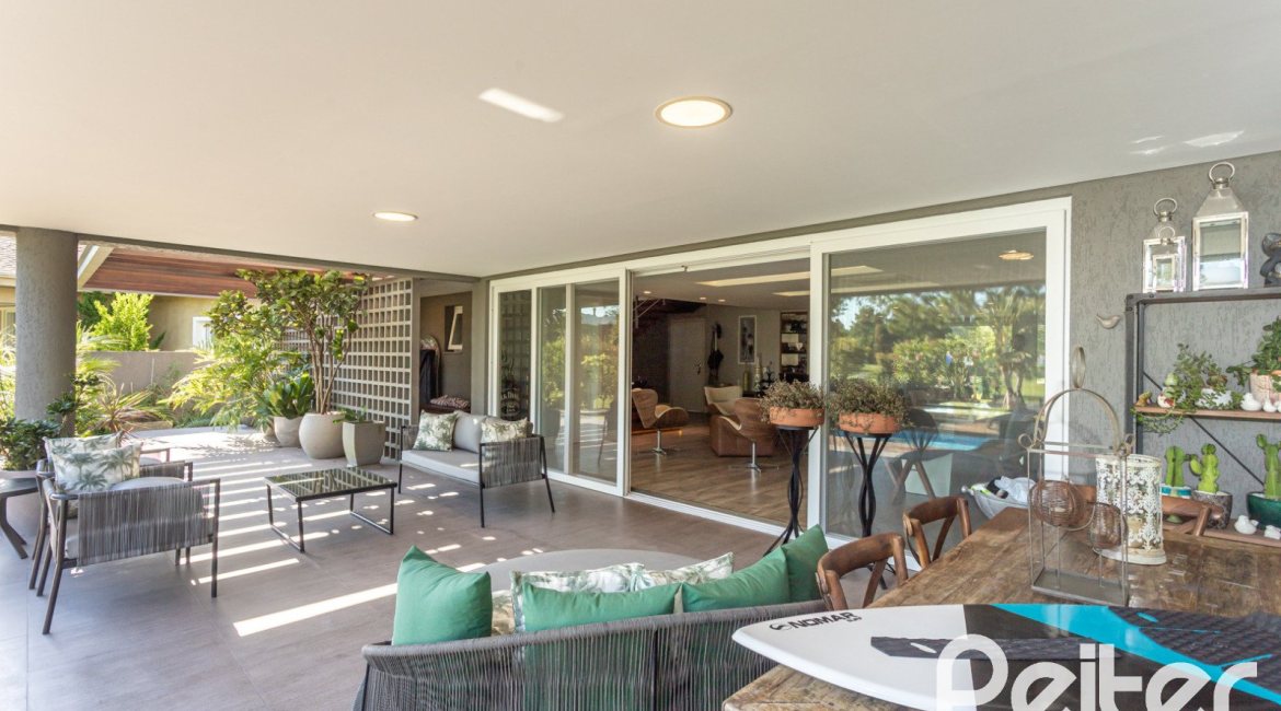 Casa em Condomínio à venda com 478m², 4 dormitórios, 4 suítes, 4 vagas, no bairro Terra Ville em PORTO ALEGRE