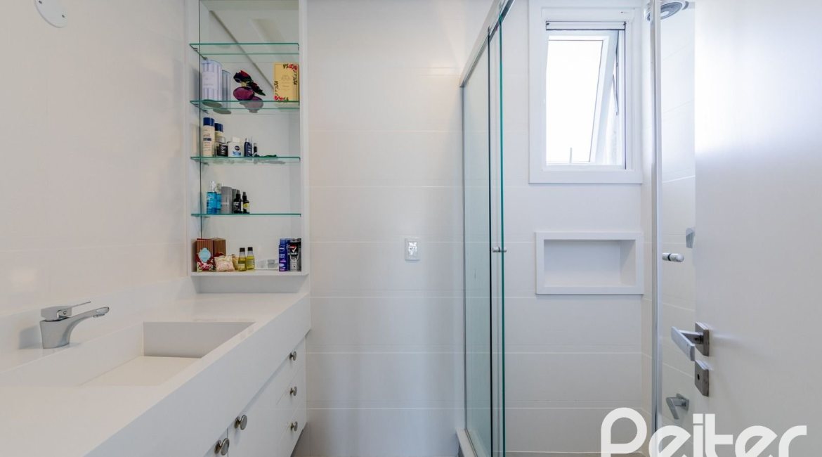 Casa em Condomínio à venda com 363m², 3 dormitórios, 3 suítes, 4 vagas, no bairro Terra Ville em PORTO ALEGRE