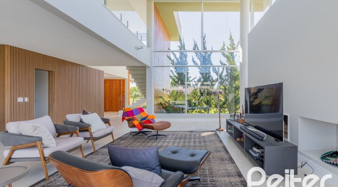 Casa em Condomínio à venda com 363m², 3 dormitórios, 3 suítes, 4 vagas, no bairro Terra Ville em PORTO ALEGRE