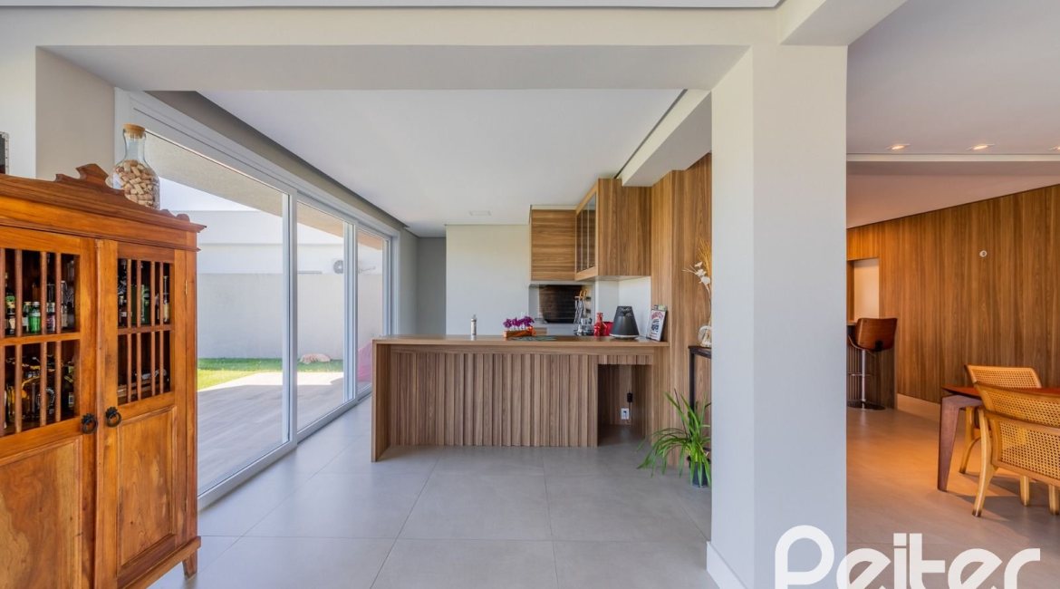 Casa em Condomínio à venda com 363m², 3 dormitórios, 3 suítes, 4 vagas, no bairro Terra Ville em PORTO ALEGRE