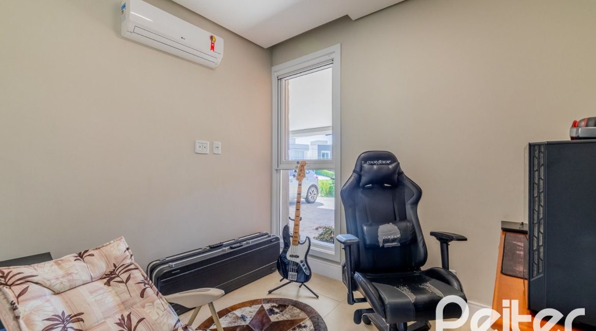 Casa em Condomínio à venda com 363m², 3 dormitórios, 3 suítes, 4 vagas, no bairro Terra Ville em PORTO ALEGRE