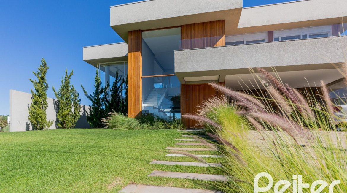 Casa em Condomínio à venda com 363m², 3 dormitórios, 3 suítes, 4 vagas, no bairro Terra Ville em PORTO ALEGRE