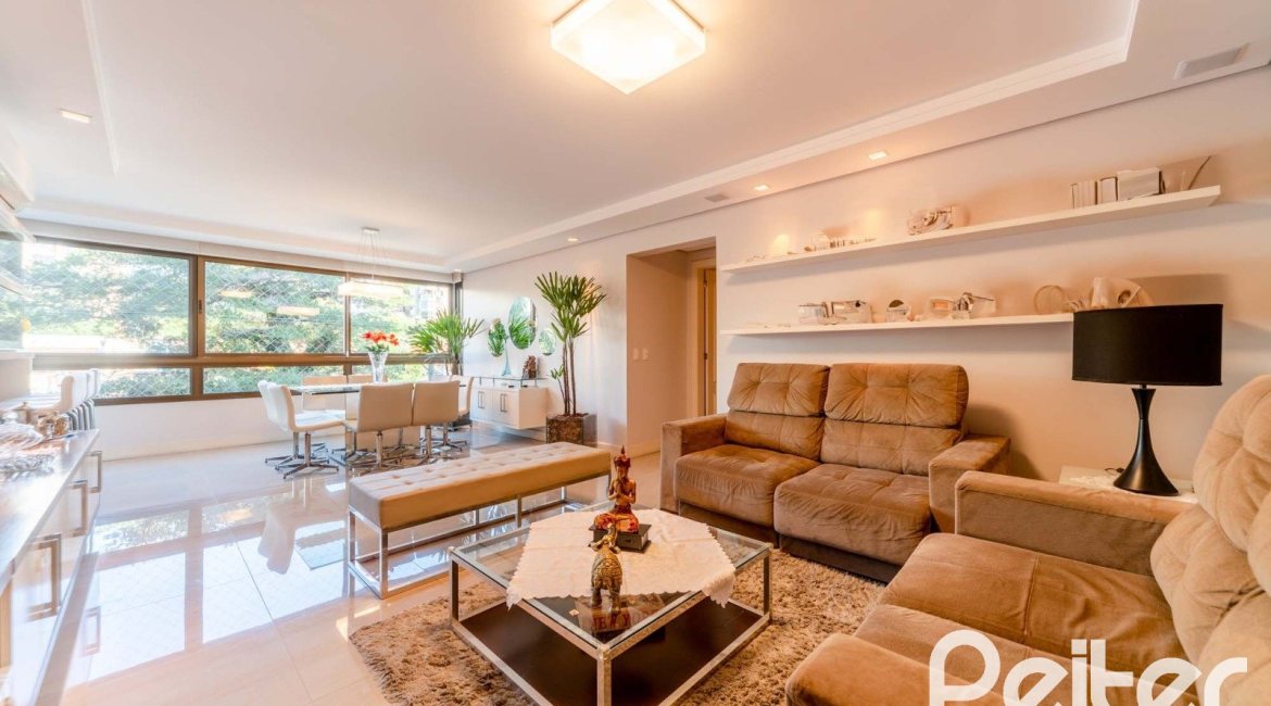 Apartamento à venda com 143m², 3 dormitórios, 1 suíte, 4 vagas, no bairro Tristeza em PORTO ALEGRE