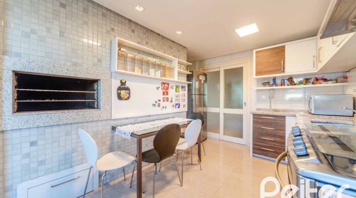 Apartamento à venda com 143m², 3 dormitórios, 1 suíte, 4 vagas, no bairro Tristeza em PORTO ALEGRE