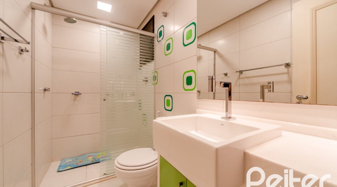 Apartamento à venda com 143m², 3 dormitórios, 1 suíte, 4 vagas, no bairro Tristeza em PORTO ALEGRE