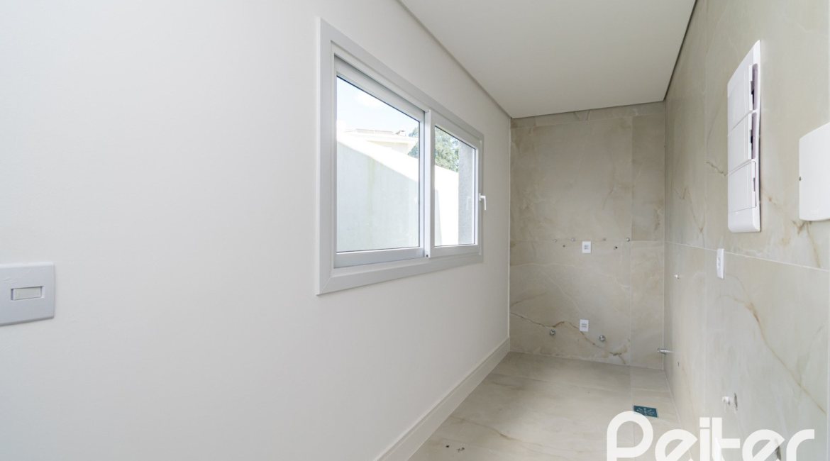 Casa em Condomínio à venda com 292m², 4 dormitórios, 4 suítes, 4 vagas, no bairro Alphaville em PORTO ALEGRE