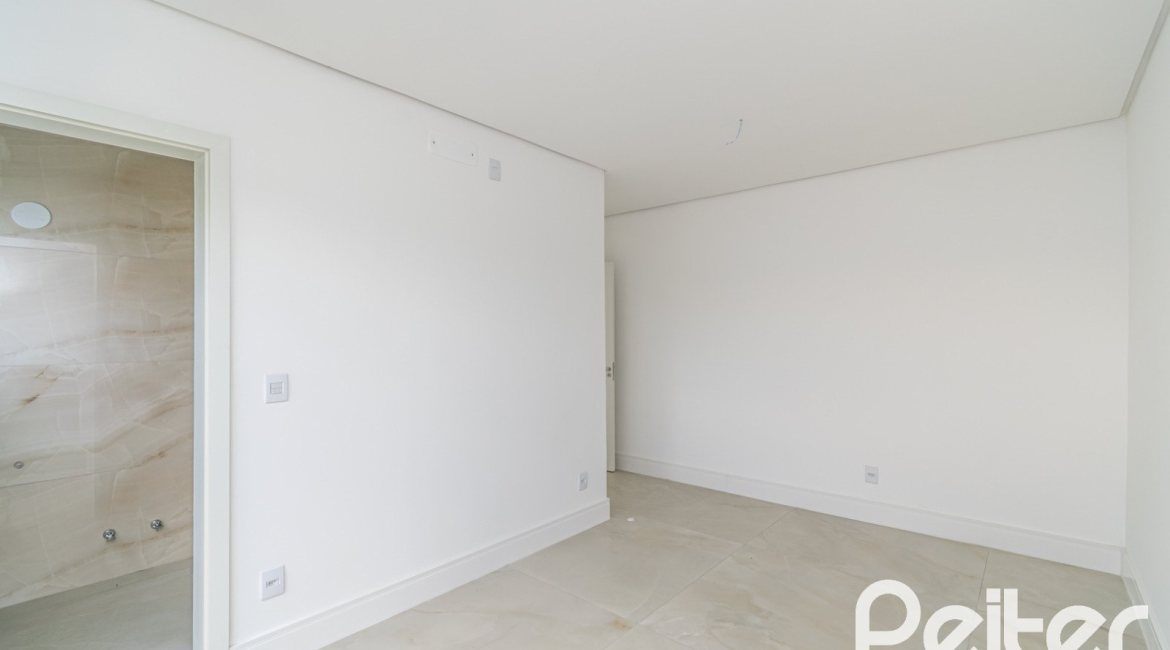 Casa em Condomínio à venda com 292m², 4 dormitórios, 4 suítes, 4 vagas, no bairro Alphaville em PORTO ALEGRE