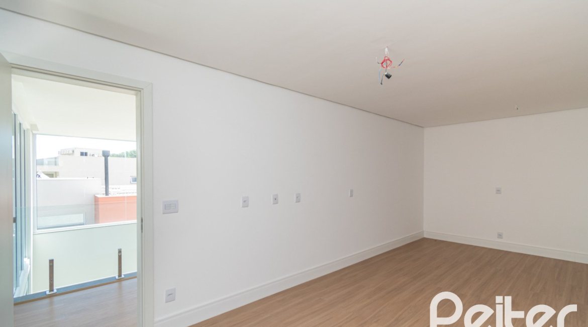 Casa em Condomínio à venda com 292m², 4 dormitórios, 4 suítes, 4 vagas, no bairro Alphaville em PORTO ALEGRE