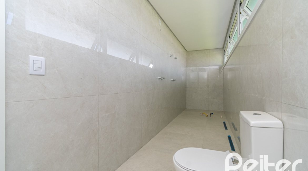 Casa em Condomínio à venda com 292m², 4 dormitórios, 4 suítes, 4 vagas, no bairro Alphaville em PORTO ALEGRE