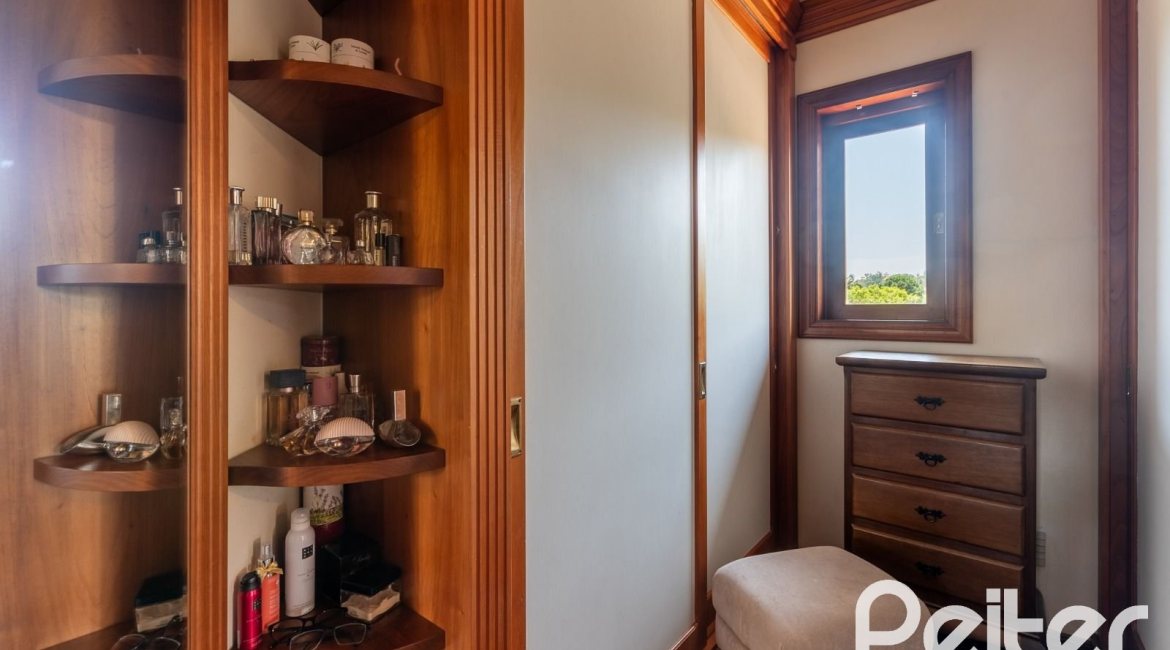 Casa em Condomínio à venda com 459m², 4 dormitórios, 4 suítes, 3 vagas, no bairro Cavalhada em PORTO ALEGRE