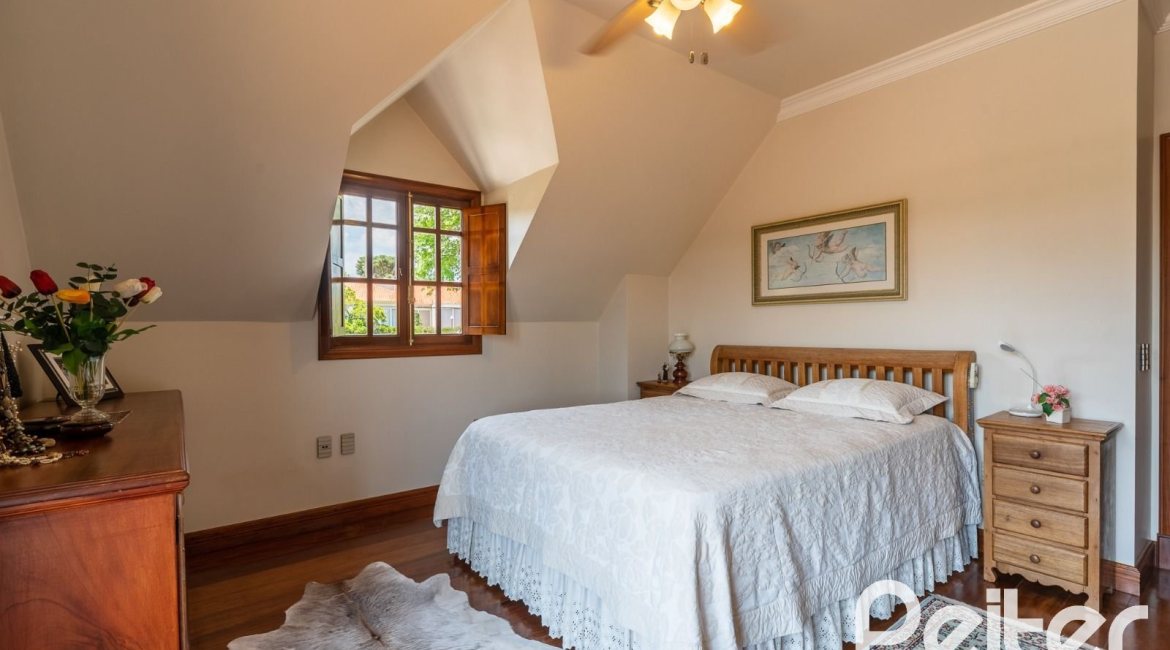 Casa em Condomínio à venda com 459m², 4 dormitórios, 4 suítes, 3 vagas, no bairro Cavalhada em PORTO ALEGRE