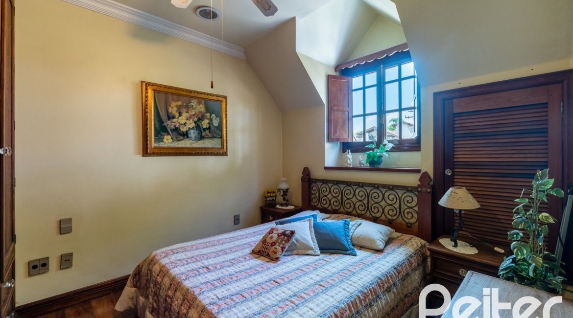 Casa em Condomínio à venda com 459m², 4 dormitórios, 4 suítes, 3 vagas, no bairro Cavalhada em PORTO ALEGRE