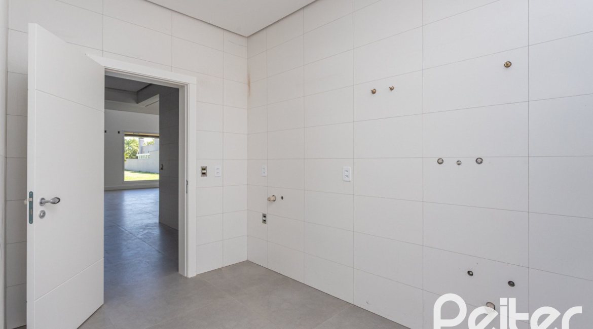 Casa em Condomínio à venda com 566m², 5 dormitórios, 5 suítes, 4 vagas, no bairro Terra Ville em PORTO ALEGRE