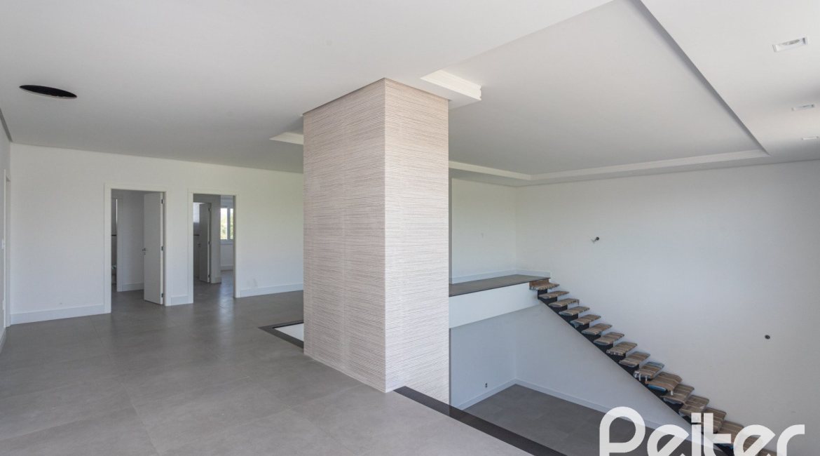Casa em Condomínio à venda com 566m², 5 dormitórios, 5 suítes, 4 vagas, no bairro Terra Ville em PORTO ALEGRE