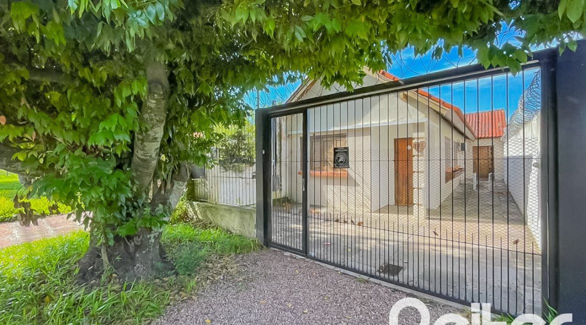 Casa à venda com 89m², 2 dormitórios, 1 vaga, no bairro Ipanema em Porto Alegre
