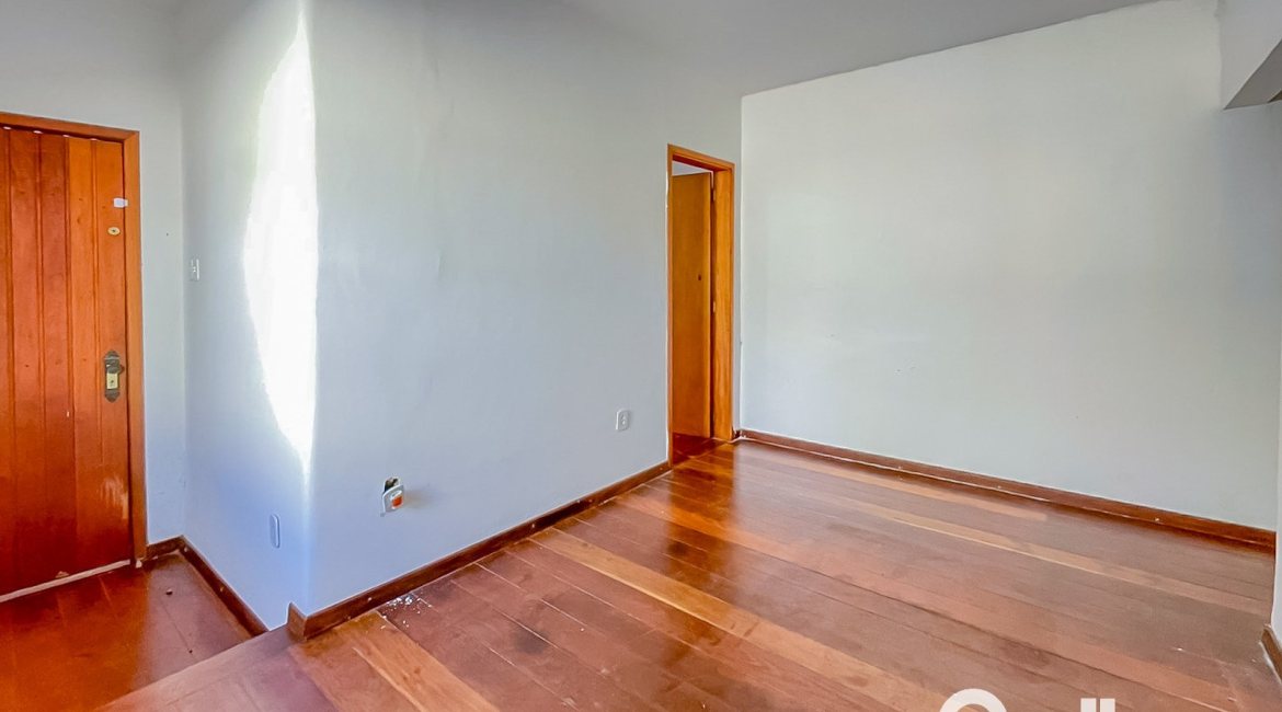 Casa à venda com 89m², 2 dormitórios, 1 vaga, no bairro Ipanema em Porto Alegre