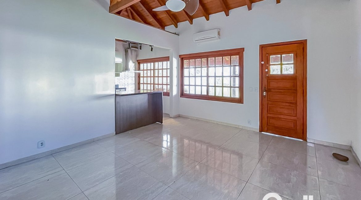 Casa à venda com 89m², 2 dormitórios, 1 vaga, no bairro Ipanema em Porto Alegre
