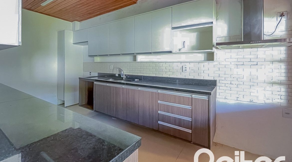 Casa à venda com 89m², 2 dormitórios, 1 vaga, no bairro Ipanema em Porto Alegre