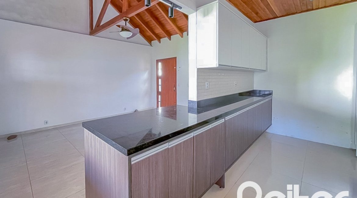 Casa à venda com 89m², 2 dormitórios, 1 vaga, no bairro Ipanema em Porto Alegre