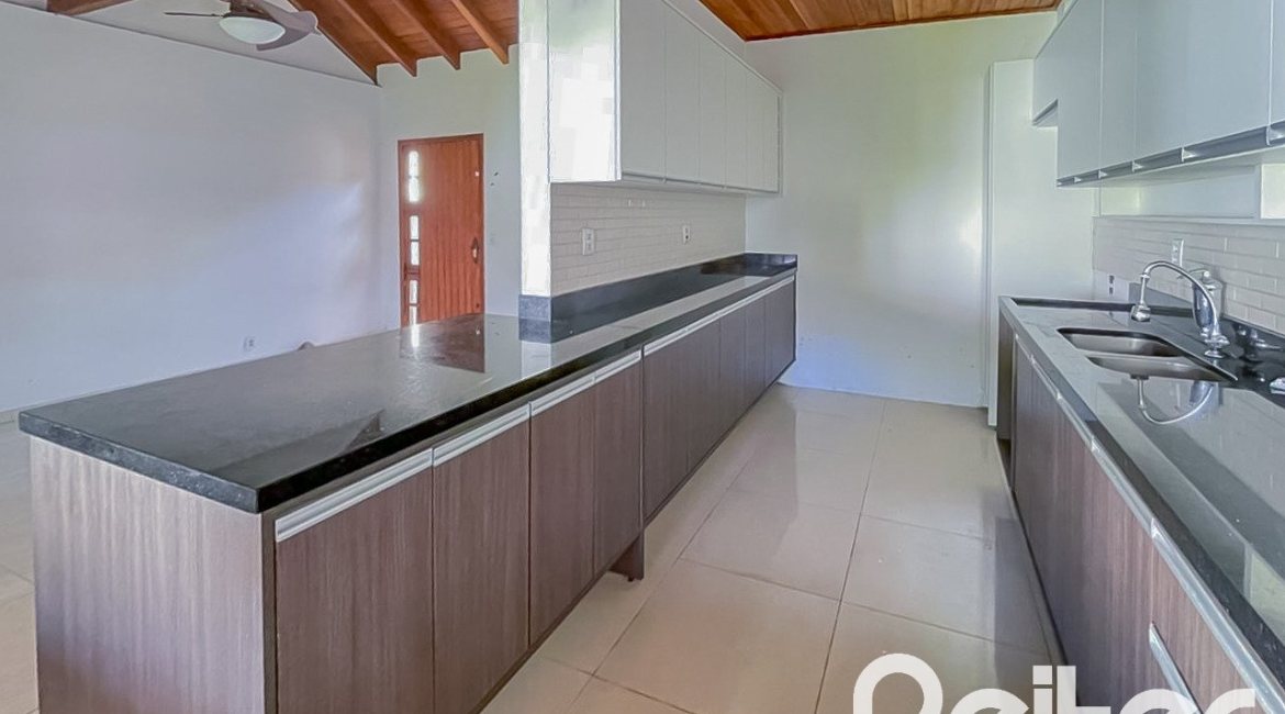 Casa à venda com 89m², 2 dormitórios, 1 vaga, no bairro Ipanema em Porto Alegre