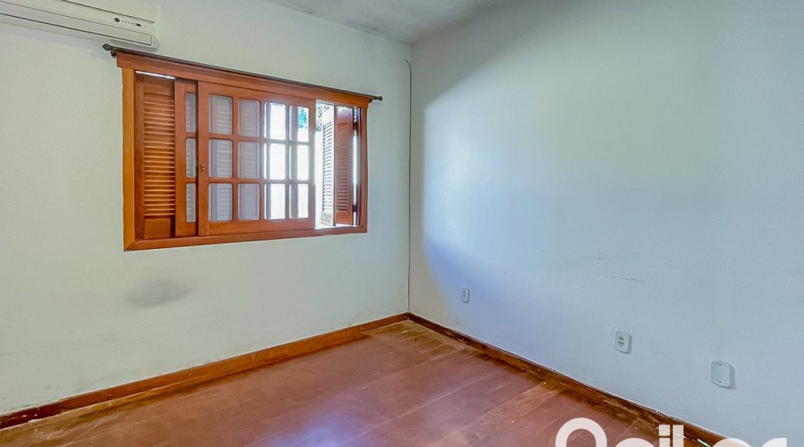 Casa à venda com 89m², 2 dormitórios, 1 vaga, no bairro Ipanema em Porto Alegre