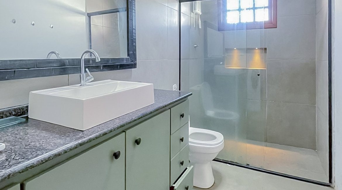 Casa à venda com 89m², 2 dormitórios, 1 vaga, no bairro Ipanema em Porto Alegre