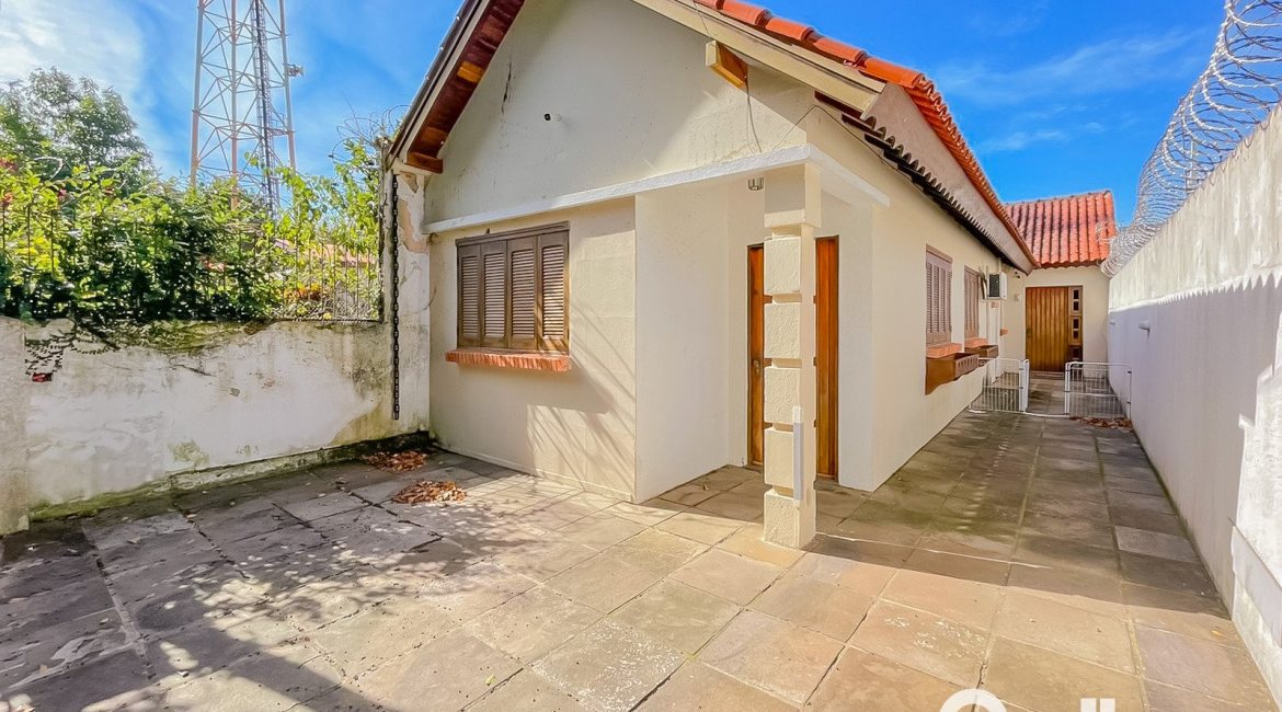 Casa à venda com 89m², 2 dormitórios, 1 vaga, no bairro Ipanema em Porto Alegre