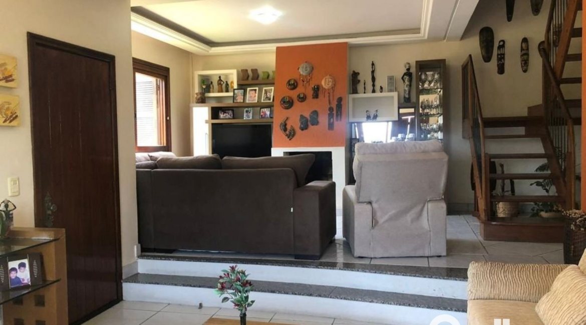 Casa em Condomínio à venda com 304m², 4 dormitórios, 1 suíte, 3 vagas, no bairro Vila Nova em Porto Alegre