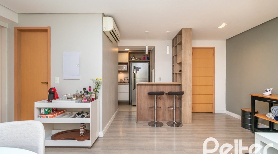 Apartamento à venda com 90m², 3 dormitórios, 1 suíte, 2 vagas, no bairro Tristeza em Porto Alegre