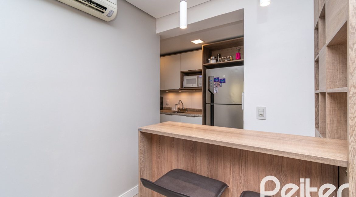 Apartamento à venda com 90m², 3 dormitórios, 1 suíte, 2 vagas, no bairro Tristeza em Porto Alegre