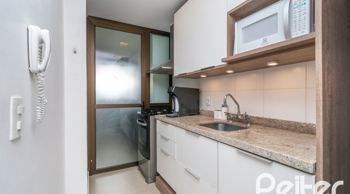Apartamento à venda com 90m², 3 dormitórios, 1 suíte, 2 vagas, no bairro Tristeza em Porto Alegre