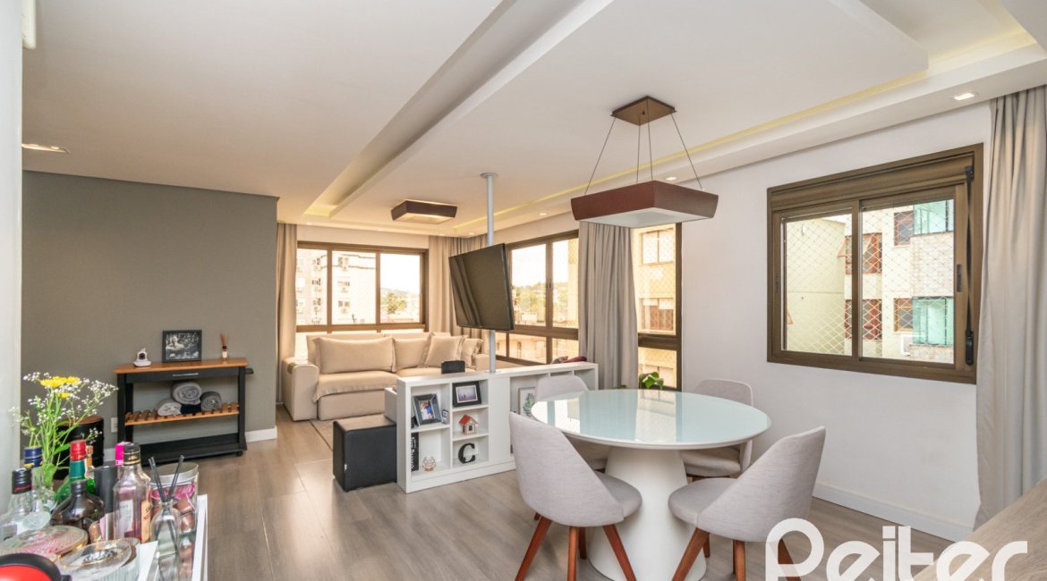 Apartamento à venda com 90m², 3 dormitórios, 1 suíte, 2 vagas, no bairro Tristeza em Porto Alegre