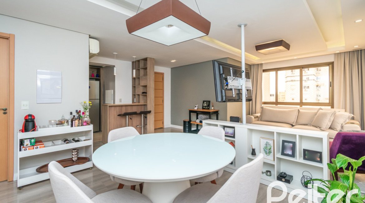 Apartamento à venda com 90m², 3 dormitórios, 1 suíte, 2 vagas, no bairro Tristeza em Porto Alegre