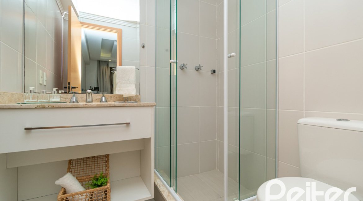 Apartamento à venda com 90m², 3 dormitórios, 1 suíte, 2 vagas, no bairro Tristeza em Porto Alegre