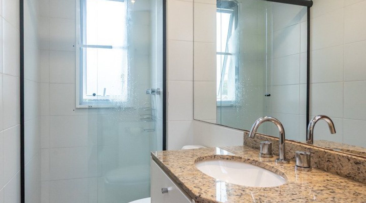 Apartamento à venda com 74m², 3 dormitórios, 1 suíte, 1 vaga, no bairro Tristeza em PORTO ALEGRE