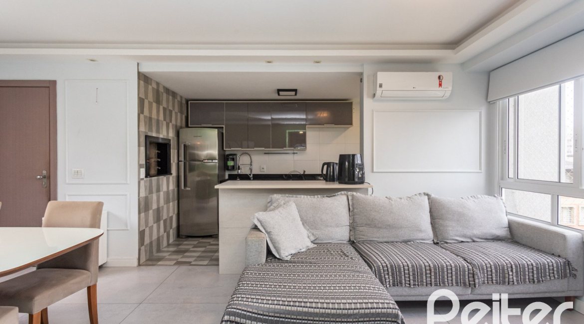 Apartamento à venda com 74m², 3 dormitórios, 1 suíte, 1 vaga, no bairro Tristeza em PORTO ALEGRE