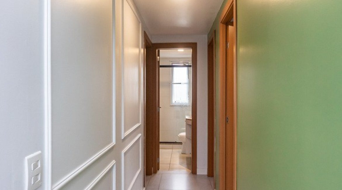Apartamento à venda com 74m², 3 dormitórios, 1 suíte, 1 vaga, no bairro Tristeza em PORTO ALEGRE